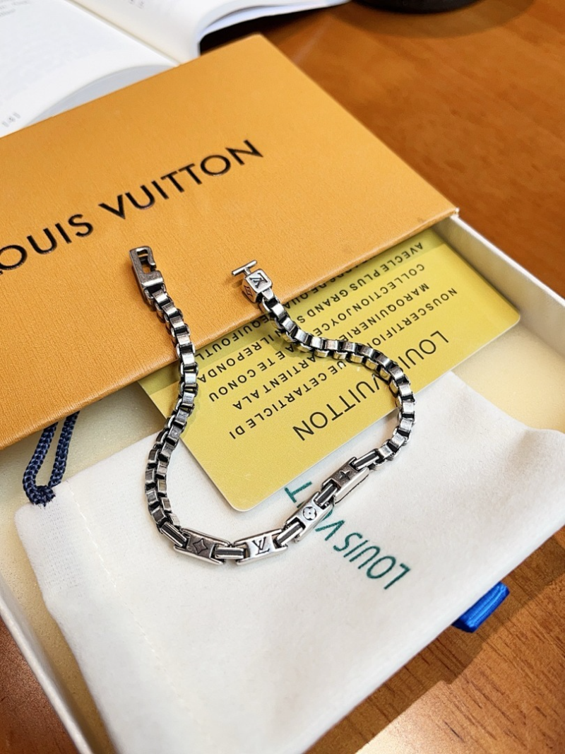 L227  Men's new fashionable titanium steel bracelet jewelry