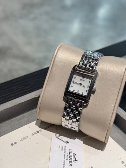 HW1  Women's new versatile 23x23mm watch