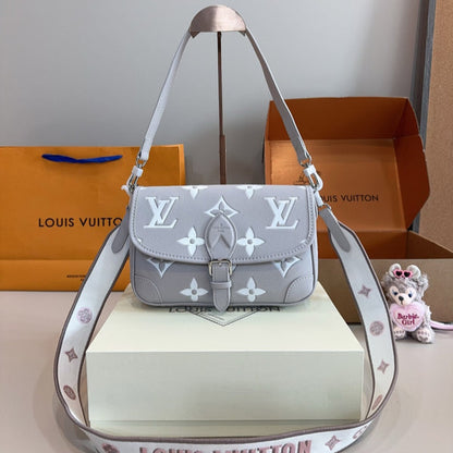 MLB8  French staff handbag 25 * 9 * 16cm with gift box