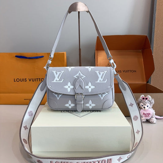 MLB8  French staff handbag 25 * 9 * 16cm with gift box