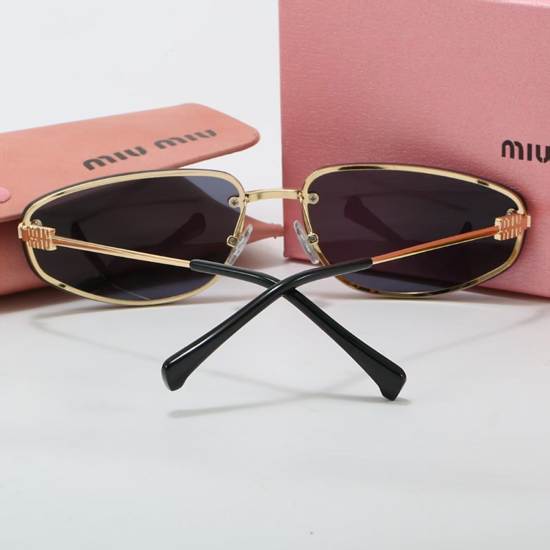 8006 Sunglasses with box
