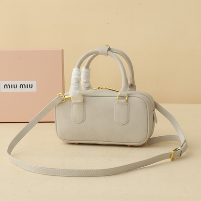 LMP21 bag 22-8-11cm Hand bag