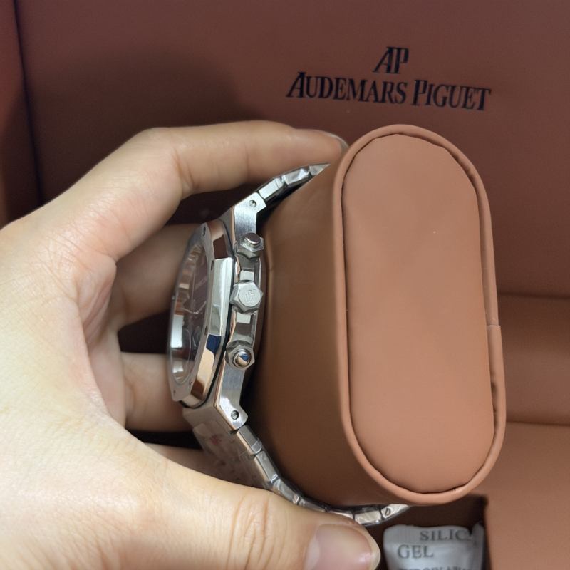 APW1 Fashion classic stainless steel quartz watch 42mm men's watch with gift box