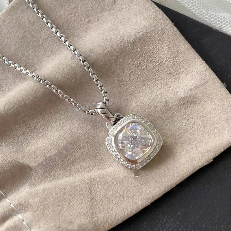 DY DN31  Fashion Trendy Twisted Zircon Pendant Necklace DN31  no packaging Copper plated with 18K gold jewelry