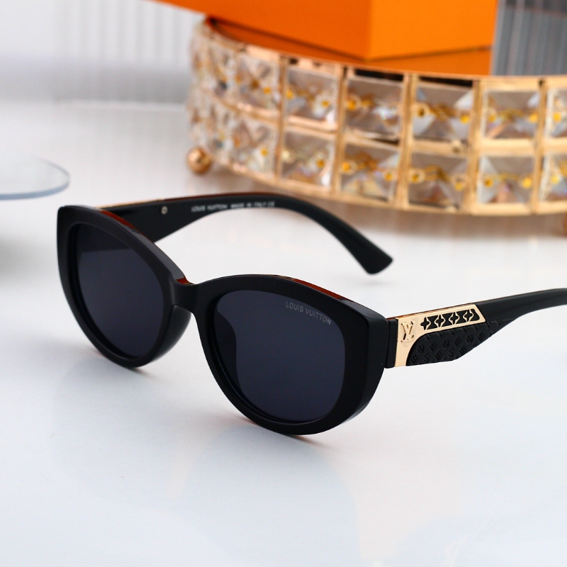 0714  Sunglasses with box