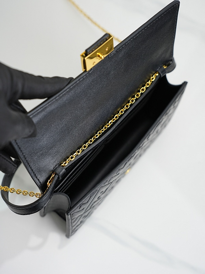 LFP53 bag 21-5-11.5cm Shoulder bags