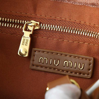 LMP23 bag 23-12-9cm Hand bag