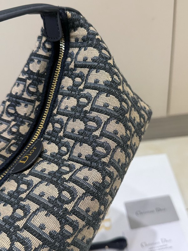 LDP67 Bag 22cm Shoulder bags