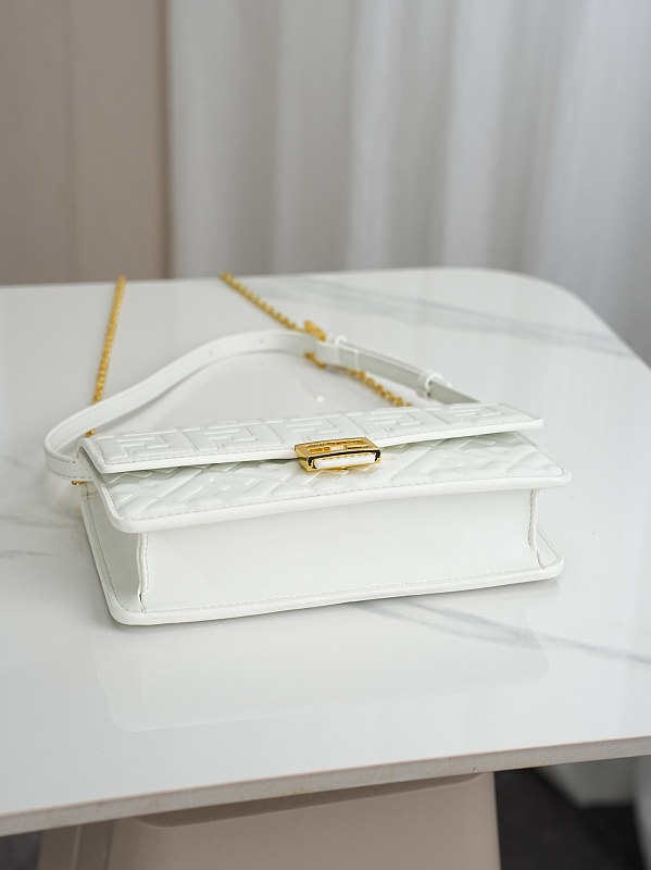 LFP53 bag 21-5-11.5cm Shoulder bags