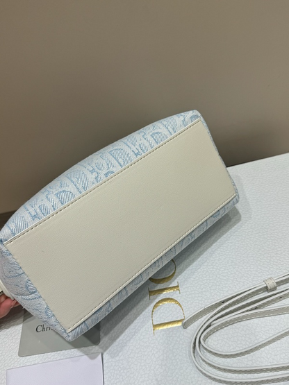 LDP67 Bag 22cm Shoulder bags
