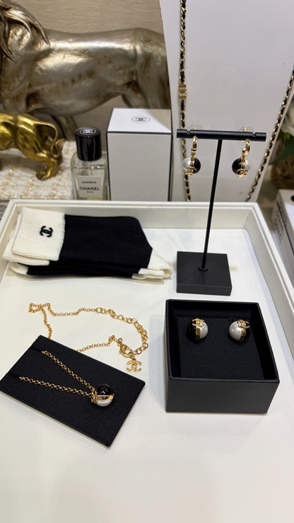CHE83  Women's black and white pearl pendant earrings and jewelry