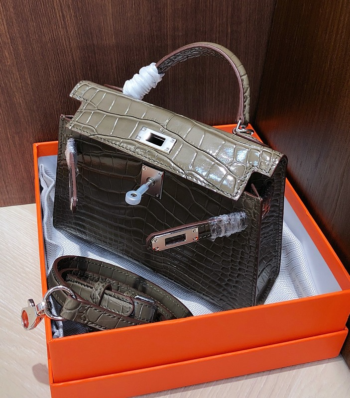 LHP18 bag 19-6-12CM Shoulder bags