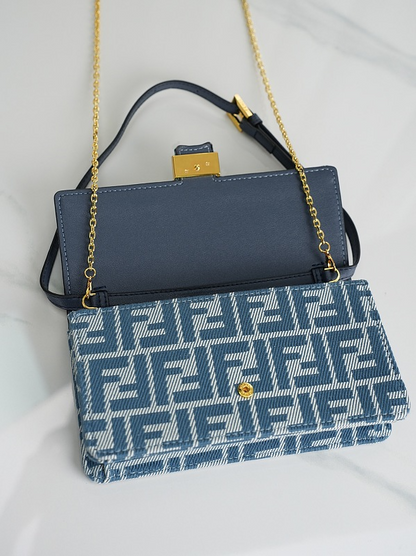 LFP53 bag 21-5-11.5cm Shoulder bags