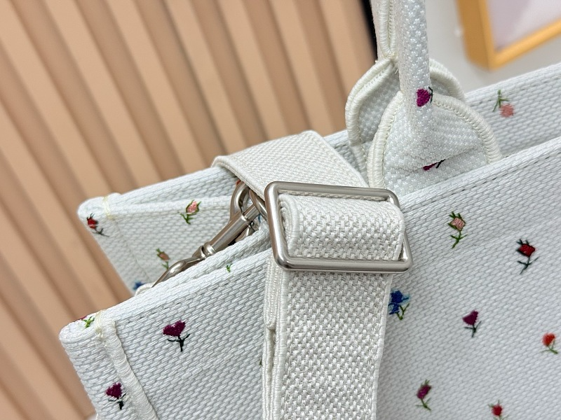 LDP33 bag  26-8-22cm 41-14-32cm 36-27-16cm Hand bag