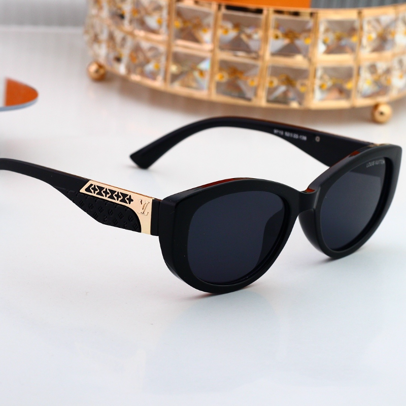 0714  Sunglasses with box