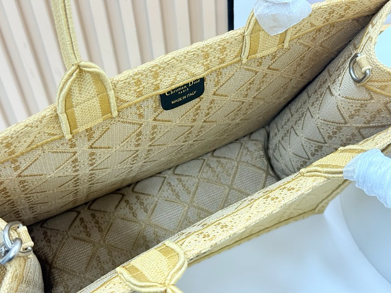 LDP33 bag  26-8-22cm 41-14-32cm 36-27-16cm Hand bag