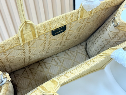 LDP33 bag  26-8-22cm 41-14-32cm 36-27-16cm Hand bag