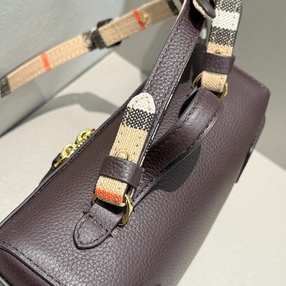 LBP18  Bag 19.5-8-15CM Shoulder bag