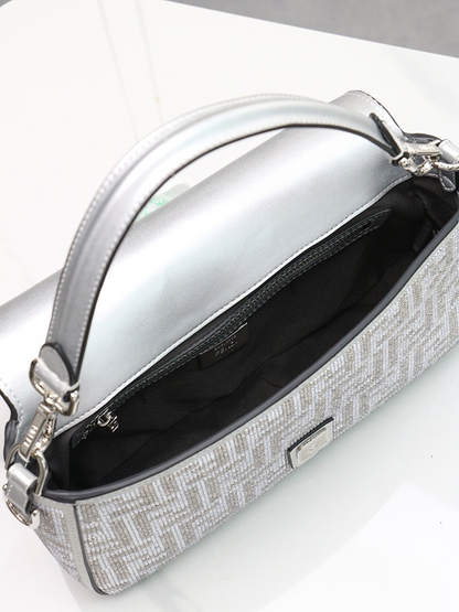 LFP46 bag 27-15-6CM Shoulder bags