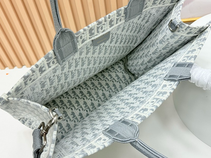 LDP33 bag  26-8-22cm 41-14-32cm 36-27-16cm Hand bag