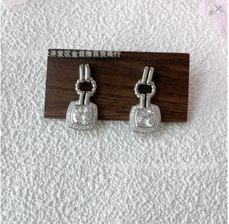 DY DE65 European and American Popular Versatile Zircon Link Twisted Double Button Earrings Jewelry