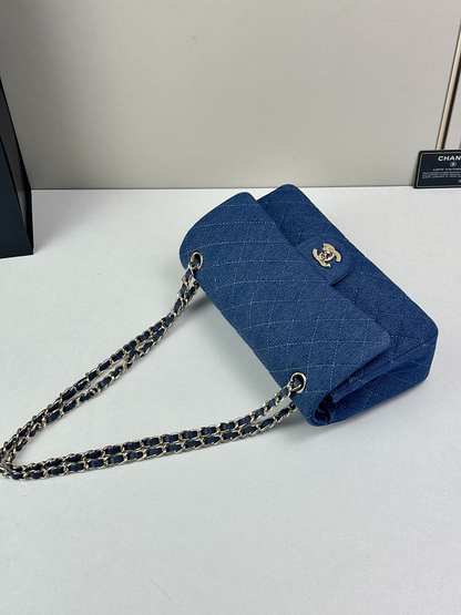 LCP65 bag 25-15-6cm Shoulder bags