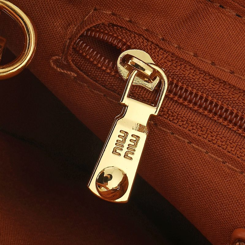 LMP20 bag 20-4-13CM Hand bag