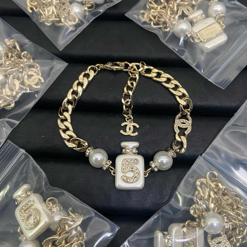 CHB78  Women's new fashion No. 5 perfume bottle bracelet jewelry