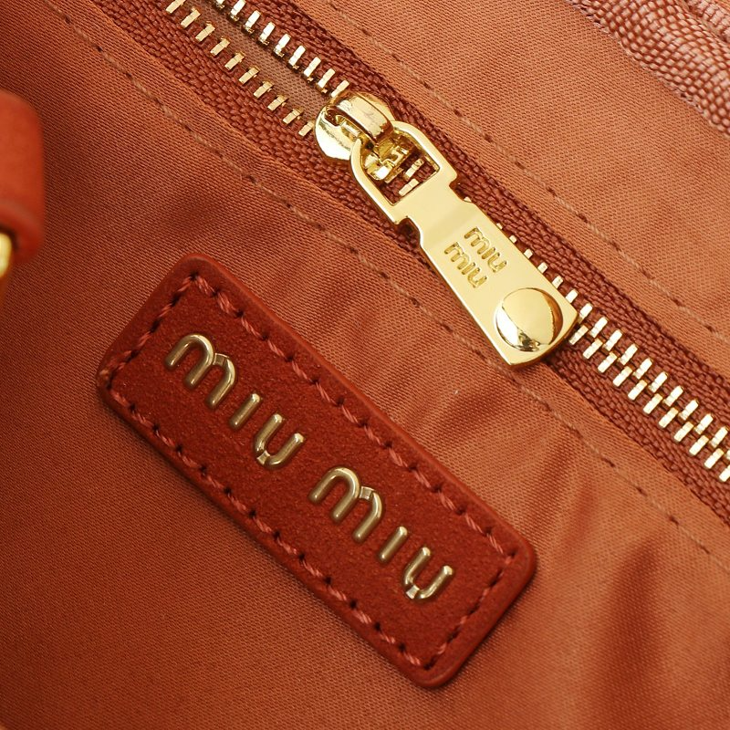 LMP21 bag 22-8-11cm Hand bag