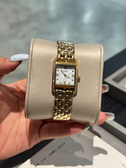 HW1  Women's new versatile 23x23mm watch