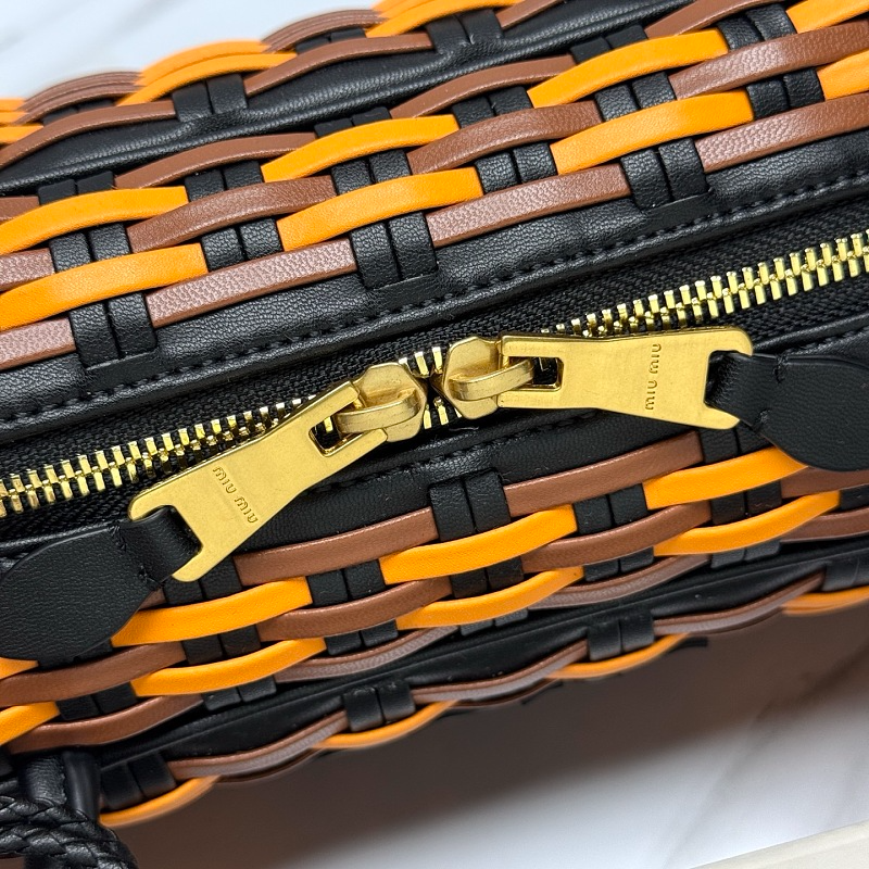 LMP26 bag 28-12-9cm Hand bag