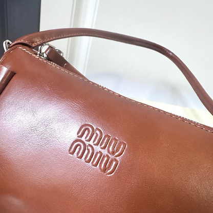 LMP28 bag 22-13-6cm Hand bag