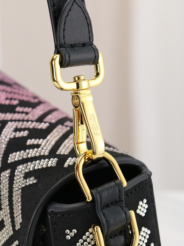 LFP46 bag 27-15-6CM Shoulder bags