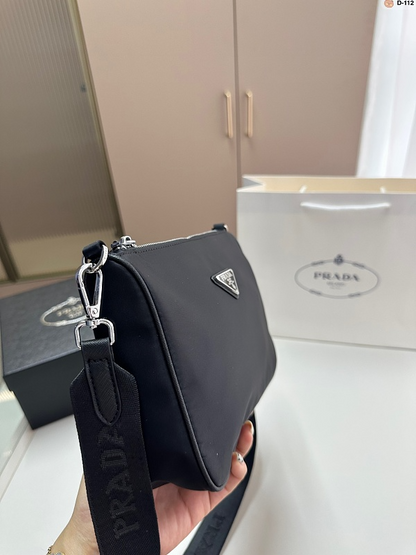 LPP44 bag 23-6-16CM  Shoulder bags with box
