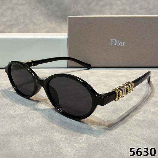 5630  Sunglasses with box