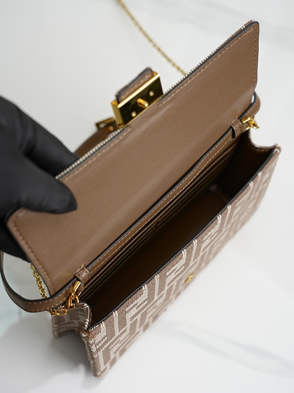 LFP53 bag 21-5-11.5cm Shoulder bags