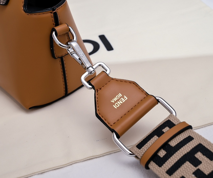LFP33 bag 20cm Shoulder bags