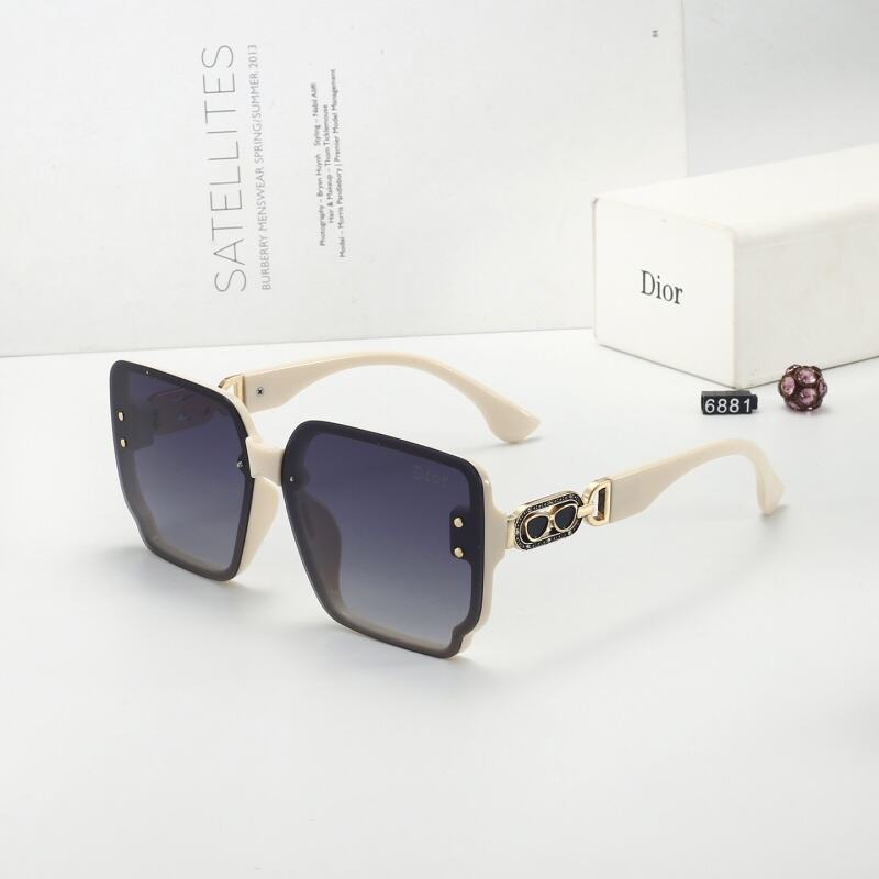 6881  Sunglasses with box