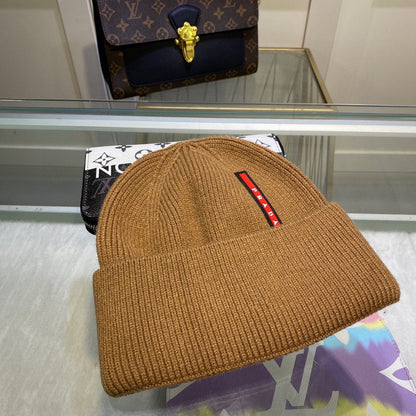 SPAH2   Classic red striped knit hat