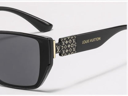 2853 Sunglasses with box