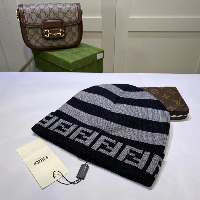 PLUH1  New autumn and winter fashionable knitted hat
