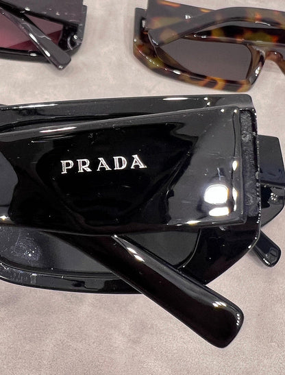 6177  Sunglasses with box