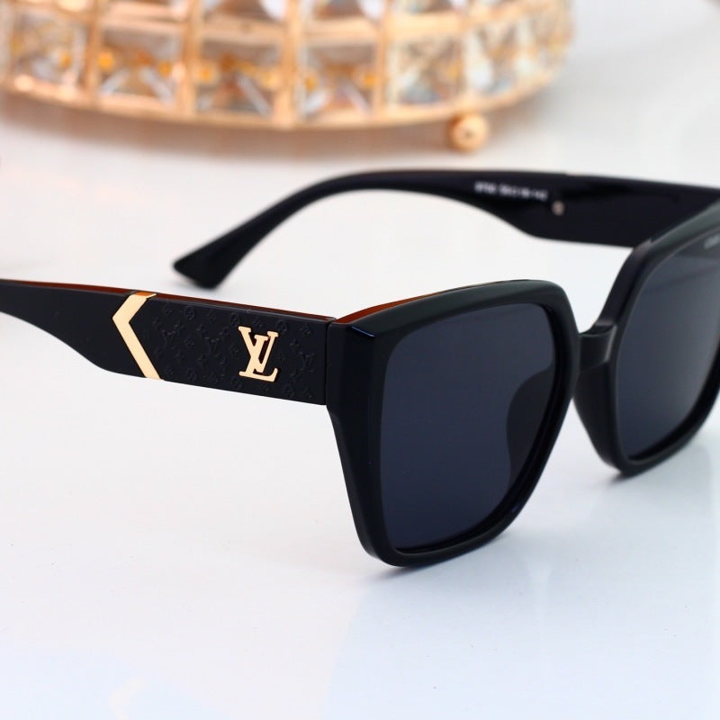 0701  Sunglasses with box