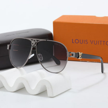 17541  Sunglasses with boxf