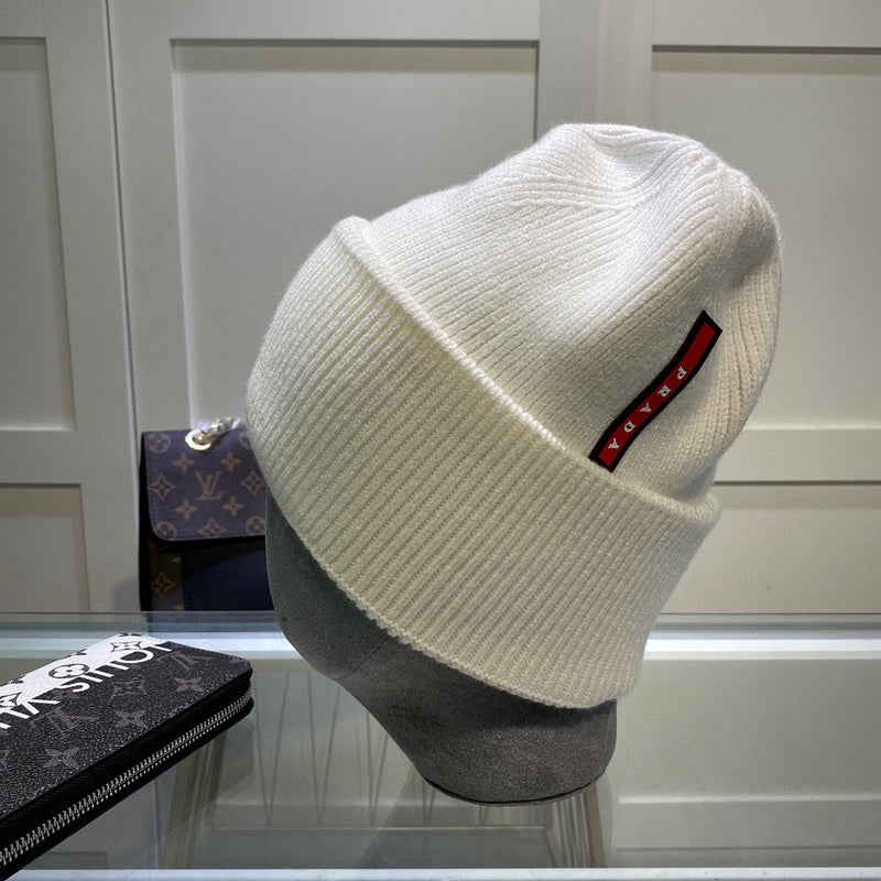 SPAH2   Classic red striped knit hat