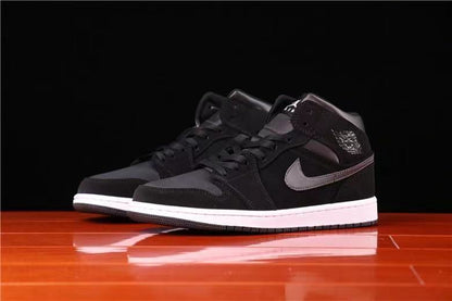 AJS32 Classic leather high quality with box size 40-46 for men