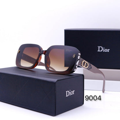9004  Sunglasses With box