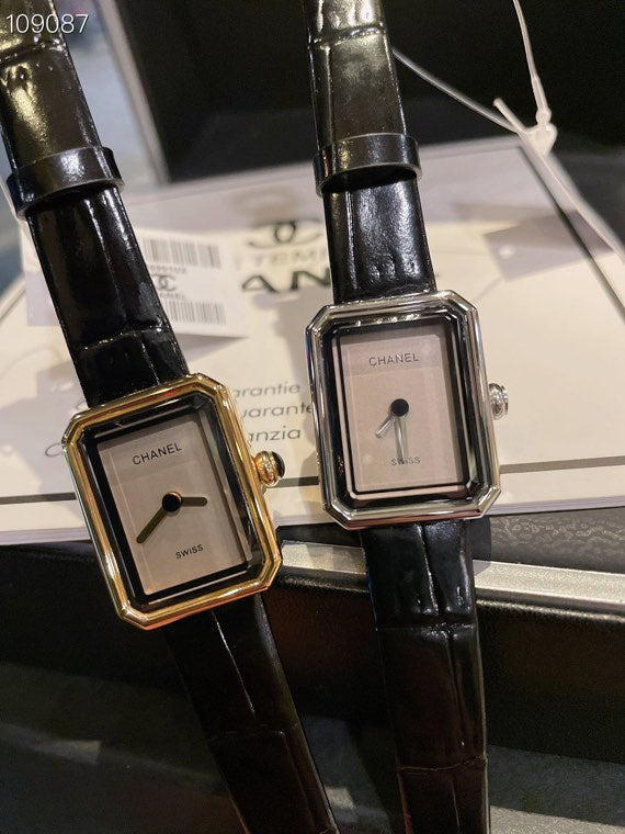 CW7  Women's black cowhide strap watch 19.7 x 15.2 x 7.5mm