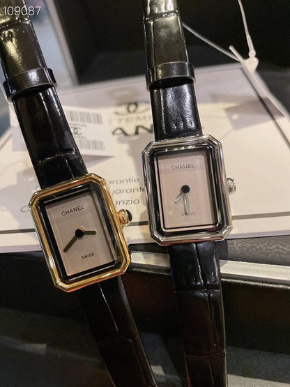CW7  Women's black cowhide strap watch 19.7 x 15.2 x 7.5mm