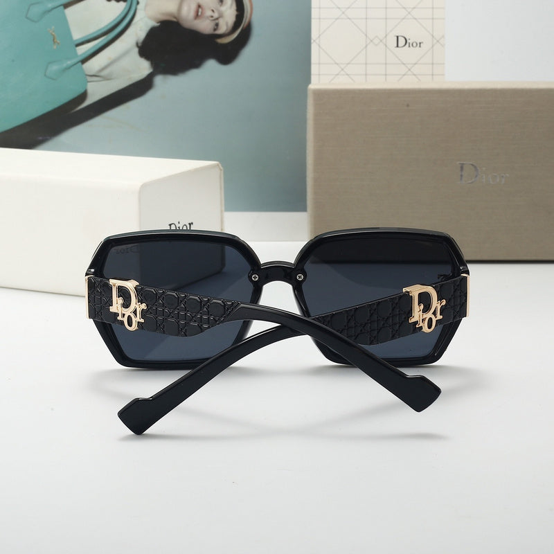 6332   Sunglasses with box